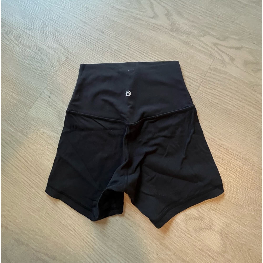 LULULEMON BLACK BIKER SHORTS